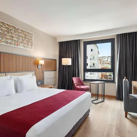 Hotel Ramada Plaza By Wyndham 5*
